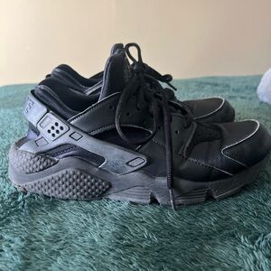 Women’s Nike Air Huaraches